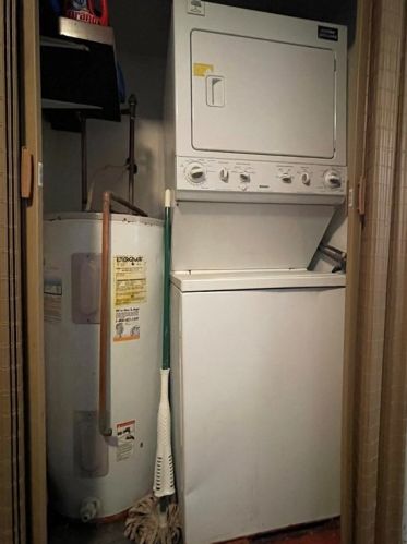 4 Park Avenue Pl, Worcester MA 01603-2952 exterior