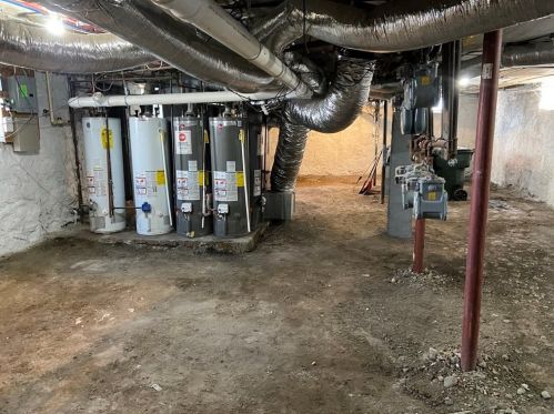 764 Plymouth Ave, Fall River MA 02721-1946 exterior