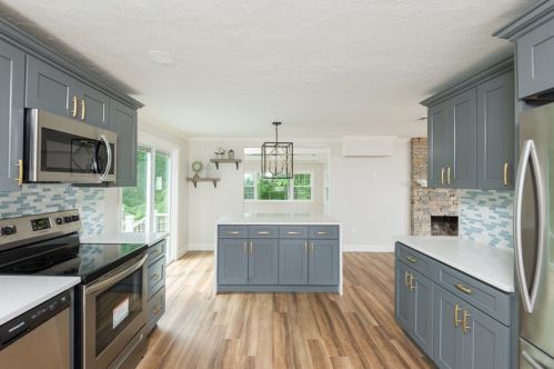 142 Donnellan Cir, Weymouth MA 02191-1762 exterior