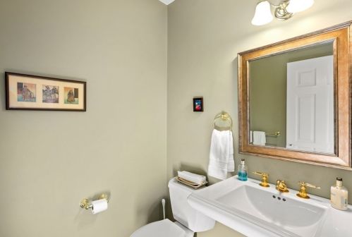 76 Lewis St, Newton MA 02458-1840 exterior