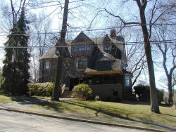 106 Berkeley St, Newton, MA 02465-2619