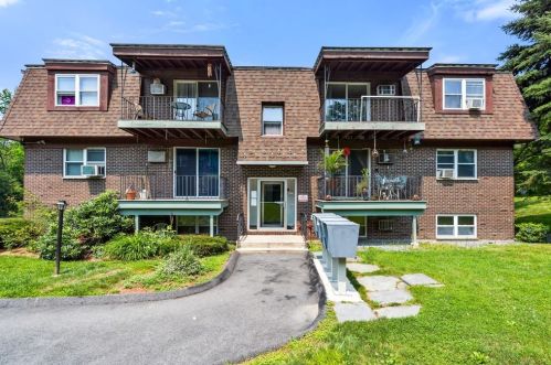 700 Robbins Ave, Dracut MA 01826-5176 exterior