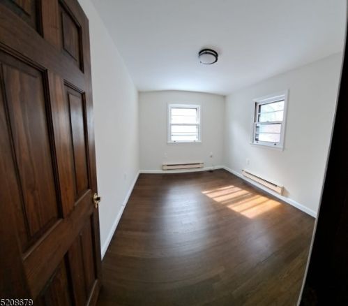 85 Lakeside Dr, Wantage NJ  07461-4360 exterior