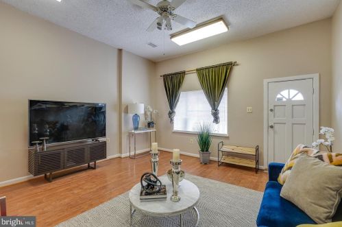 2036 5th St, Philadelphia, PA 19148-2548