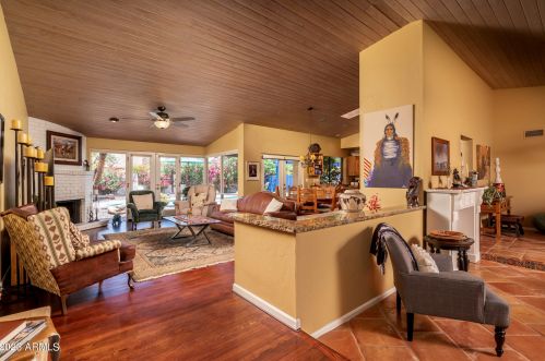 3412 Dunlap Ave, Phoenix, AZ 85028-4977