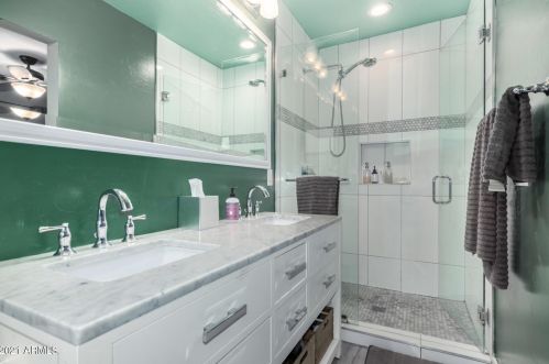 2126 Cambridge Ave, Phoenix AZ 85007-1111 exterior