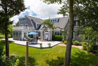 326 Bridge St, Chatham, MA 02633-2510