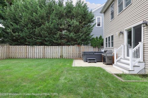 26 Orch Pl, Little Silver NJ 07739-1428 exterior