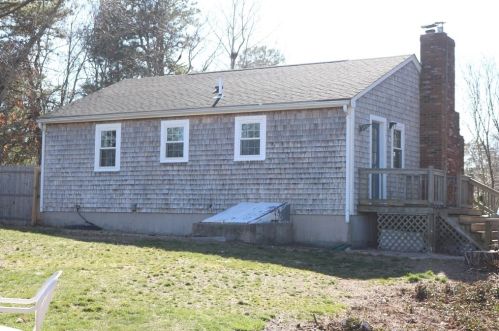 4 Wind Dr, Plymouth MA  02360-2714 exterior