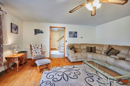 1685 Mountain Rd, Montgomery MA 01085-1480 exterior