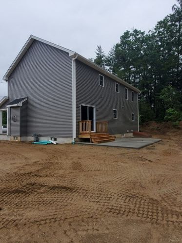 281 Montgomery Rd, Montgomery, MA 01085-1081