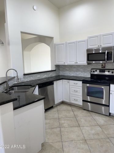 9419 1st Dr, Phoenix AZ 85041-8002 exterior