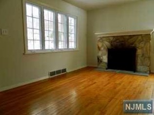 95 Cupsaw Dr, Skyline Lakes NJ  07456-2301 exterior