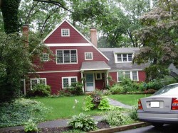 95 Roundwood Rd, Newton, MA 02464-1218