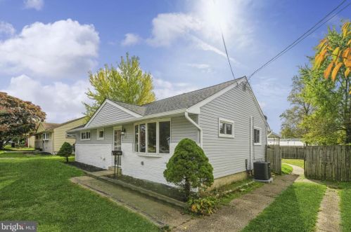 1121 Cooper St, West Deptford, NJ 08096-3077