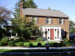 31 Shornecliffe Rd, Newton, MA 02458-2437