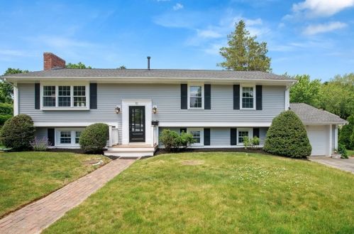 10 Leonard St, Hingham MA 02043-4725 exterior