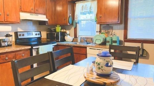 66 Eastside St, Lawrence MA 01841-2220 exterior