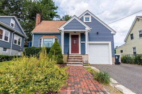 27 Fairfield St, Dedham, MA 02026-1405