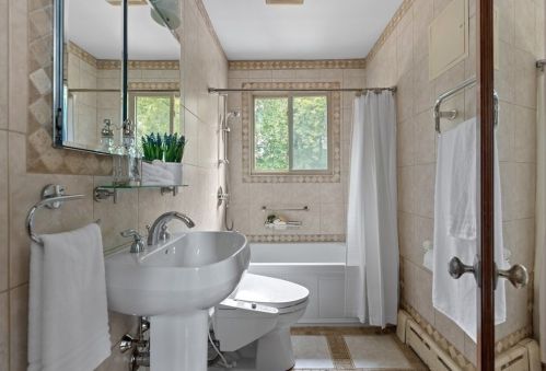 411 Parker St, Newton MA 02459-2545 exterior