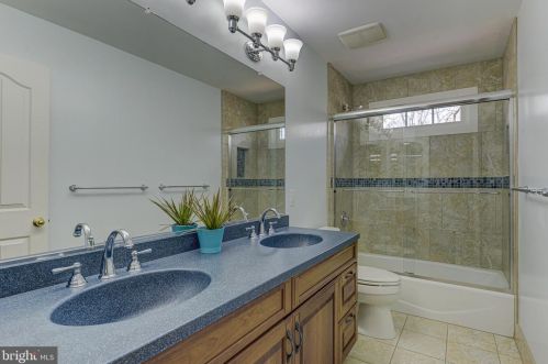 5476 Wooded Way, Columbia MD 21044-5722 exterior