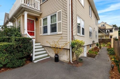 16 Whittemore Rd, Newton, MA 02458-2106