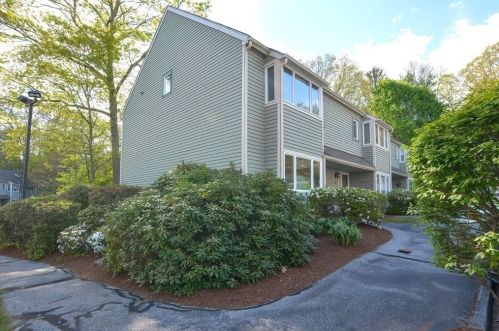 171 Weatherstone Dr, Worcester, MA 01604-2648