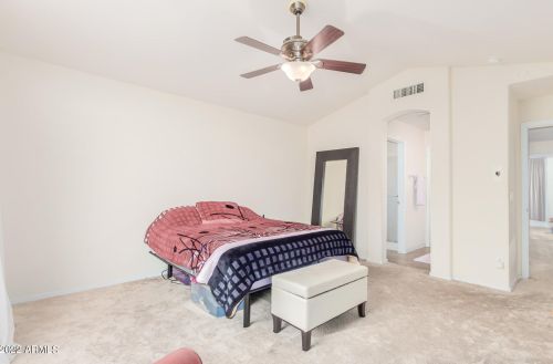 13451 47 Way, Phoenix AZ 85042-5318 exterior