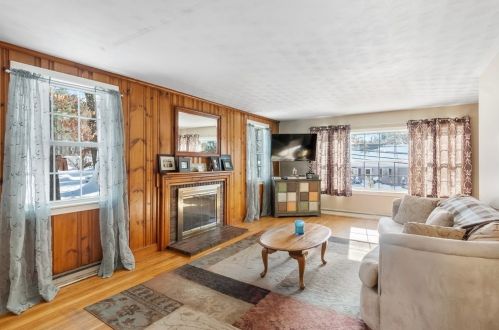 399 Park St, North Reading MA 01864-2809 exterior