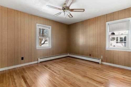 83 Litchfield Ave, Dracut MA 01826-2565 exterior