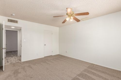 9801 37 Dr, Phoenix AZ 85053-2806 exterior