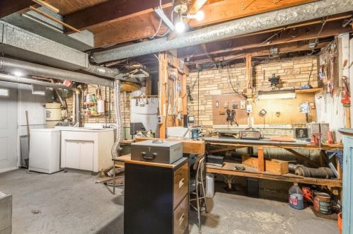 75 Dl St, Methuen MA 01844-7304 exterior