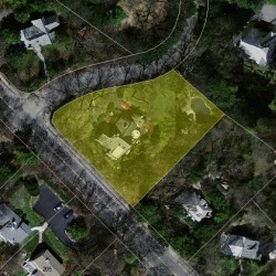 164 Bigelow Rd, Newton MA  02465-3021 aerial view