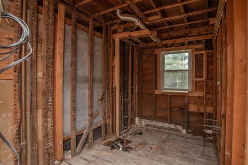 94 Langley St, Fall River MA 02720-4004 exterior