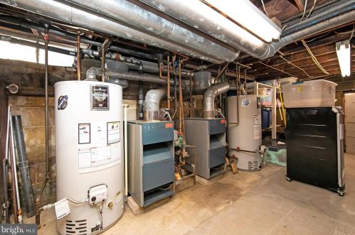 132 Main St, West Deptford NJ 08051-1046 exterior