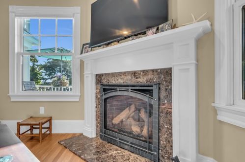 12 Baker Ave, Beverly MA 01915-3504 exterior