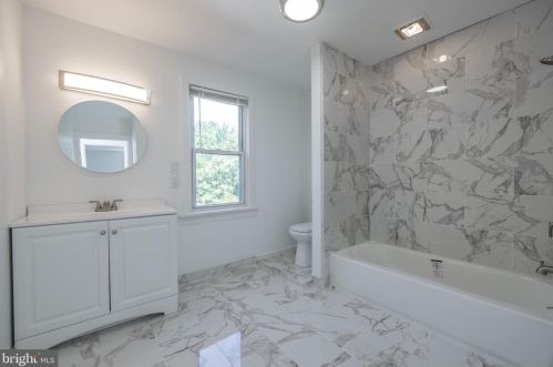 1022 Penn Line Rd, West Deptford NJ 08066-1075 exterior