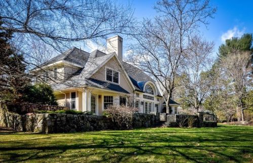 34 Wilson Ln, Needham, MA 02492-2738