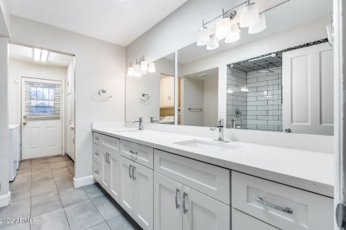 5501 Camelback Rd, Phoenix AZ 85033-1642 exterior