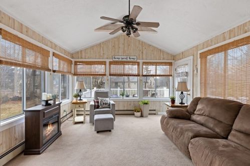 105 Hall Dr, Hingham MA 02061-1813 exterior