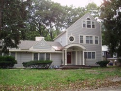 39 Gordon Rd, Newton, MA 02468-1002