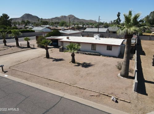 3002 Charter Oak Rd, Phoenix AZ 85032-7449 exterior