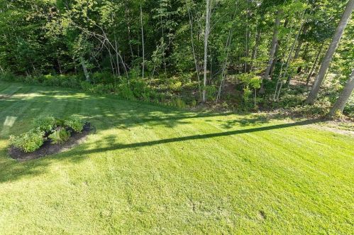 71 Pine Tree Dr, Methuen MA 01844-1268 exterior