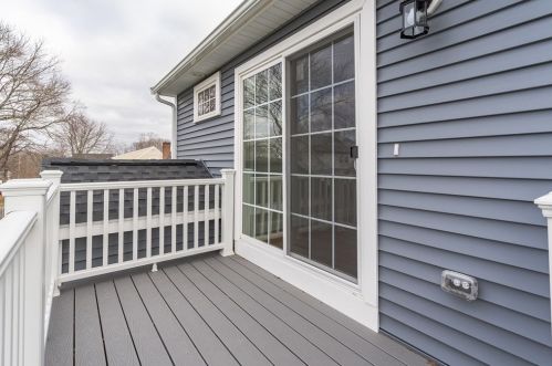 40 Lawrence Ave, East Bridgewater MA 02324-1613 exterior