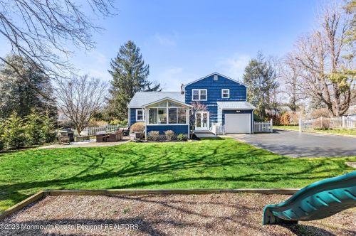 450 Branch Ave, Little Silver NJ  07739-1111 exterior