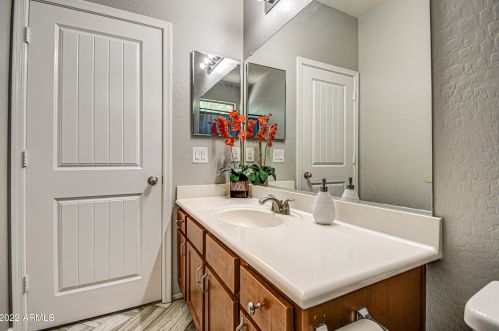 4217 73 Dr, Phoenix AZ 85033-2512 exterior