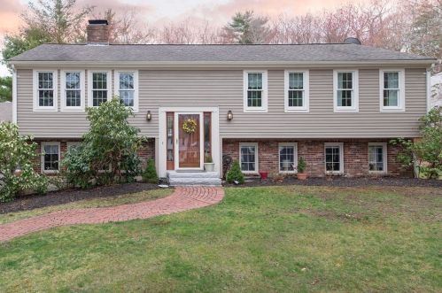 88 Masthead Dr, Hingham, MA 02061-2802