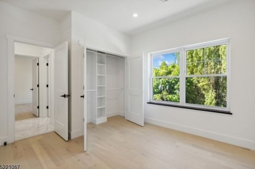 19 Grant Ave, East Hanover NJ  07936-2950 exterior