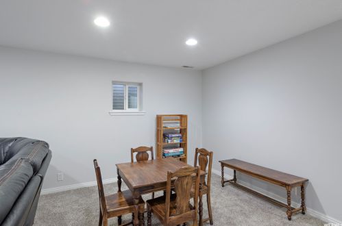 1494 Ridgemark Dr, Sandy UT 84092-3050 exterior