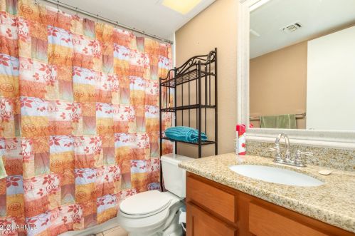 3026 75 Dr, Phoenix AZ 85033-3704 exterior